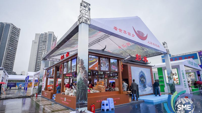 门头广告发光字，揭秘其定制与选购之道